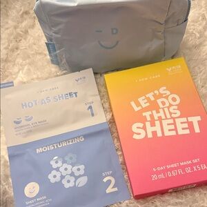 I Dew Care Cosmetic bag & Sheet Mask Set -